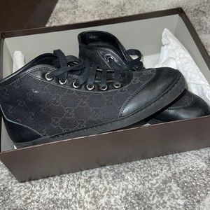 Womens Gucci shoes